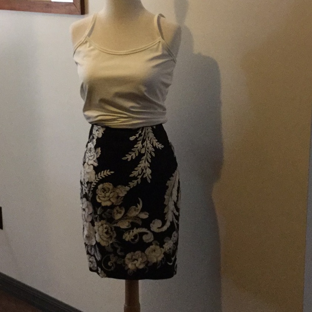 White House Black Market Pencil Skirt